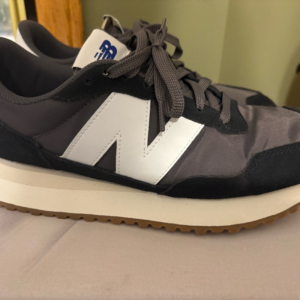 New Balance Men's 237 V1 Sneaker
